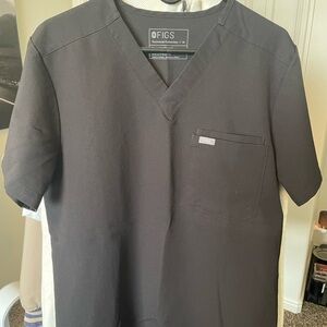 Figs Men's Black scrub set (V-Neck Short Sleeve Tee and Jogger Pants)